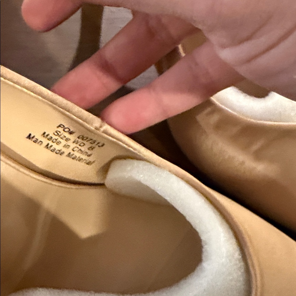 Journee Collection Marcella Pump - Picture 9 of 10
